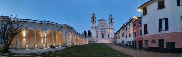 st stephen basilika lavagna Italien kyrka av santo stefano foto