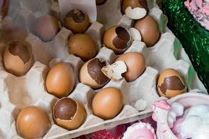 påsk choklad ägg för försäljning foto