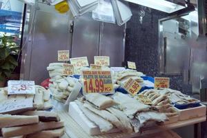 fisk marknadsföra i barcelona Spanien foto