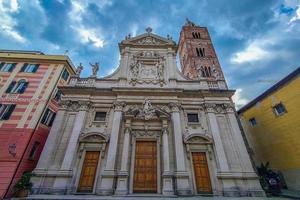 varazze gammal medeltida kyrka katedral helgon ambrogio foto