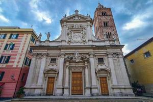 varazze gammal medeltida kyrka katedral helgon ambrogio foto