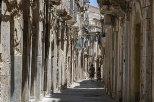 ortigia syrakus gammal stad allats små gator foto