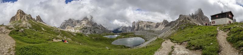 tre toppar av lavaredo dal dolomiter bergen panorama landskap foto