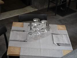 italiensk stil restaurang tabell foto
