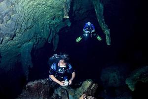 grotta dykning i mexikansk cenoter foto