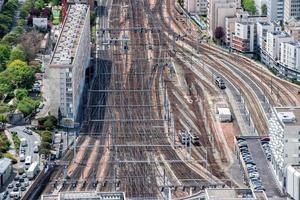 paris tåg spår antenn se foto