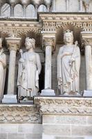 notre dame paris katedral staty skulptur och tak innan brand foto