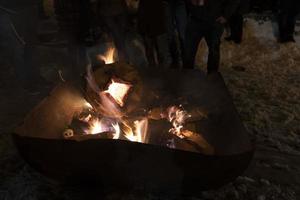 neuschoenau, Tyskland - januari 5 2019 - lussenatt natt firande med skog anda waldgeister i bavaria by foto