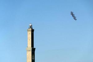 frecce tricolori Italien akrobatisk flyg team över genua fyr foto