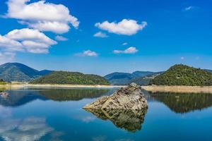 zaovine sjön i Serbien foto