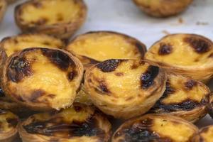 pastell de nata lissabon traditionell ljuv efterrätt foto