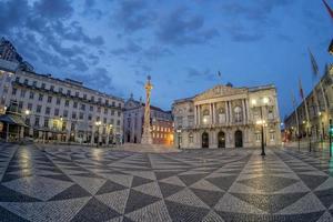 praca do municipio lissabon stad hall fyrkant på natt foto