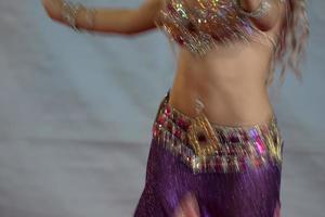 orientalisk mage dansare vacker flytta foto
