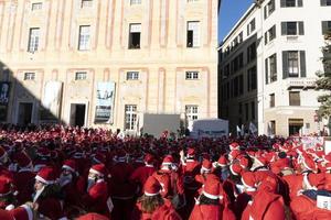 genua, Italien - december 22 2019 - traditionell santa claus promenad foto