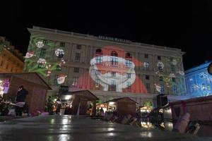 genua, Italien - december 22 2019 - traditionell jul marknadsföra i de ferrari plats foto