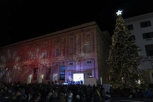 genua, Italien - december 22 2019 - traditionell jul marknadsföra i de ferrari plats foto