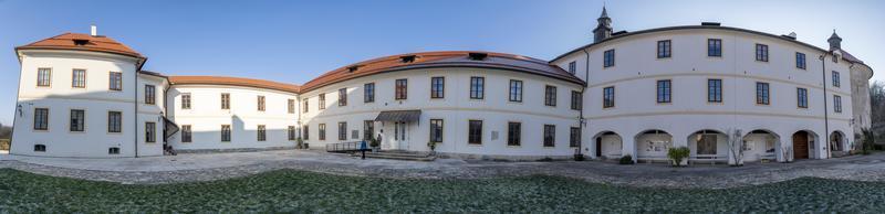 skofja loka medeltida stad slott slovenien foto