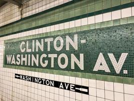 Clinton Washington tunnelbanestationsskylt. foto