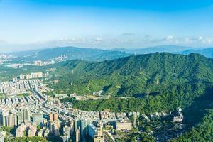 Flygfoto över Taipei City, Taiwan foto