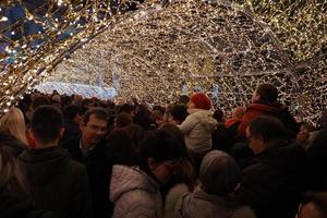 genua, Italien - december, 8 2018 - jul firande början med de längst ljus upplyst gångväg i de värld foto