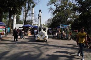 mexico stad, februari 3 2019 - stad parkera chapultepec fullt med folk av människor på söndag foto