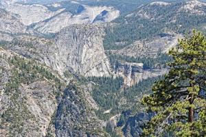 solig se av yosemite dal nationell parkera foto