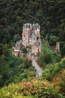 historisk småstad eltz i Tyskland foto