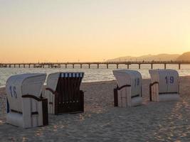 stranden i binz vid Östersjön foto