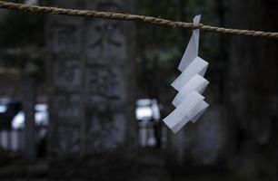 detalj på japansk tempel i kii katsuura foto