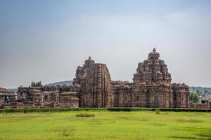 'pattadakal, också kallad raktapura, är en komplex av hindu tempel foto