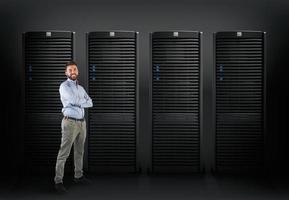 systemet ingenjör till Stöd en databas server foto