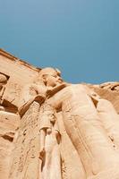 abu simbel tempel i egypten foto