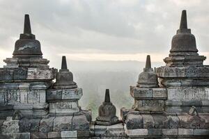 skön borobudur tempel stupa foto