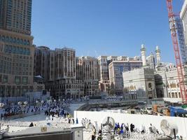 mecka, saudi Arabien, jan 2023 - skön utanför se av masjid al haram, mecka. de exteriör av masjid al-haram också har excellent anläggningar för besökare från Allt över de värld. foto