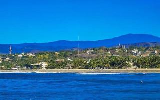 skön stad marinmålning landskap naturlig panorama se puerto escondido Mexiko. foto