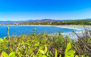 skön stad marinmålning landskap naturlig panorama se puerto escondido Mexiko. foto