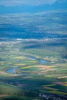 antenn se av berg landskap i schweiz foto