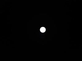 bild av de måne på natt foto