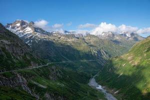 en panorama av bergen av schweiz foto