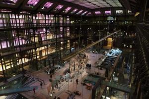 paris, Frankrike - november 18 2021 - Evolution Galleri museum av naturlig historia grande galerie de l'evolution foto