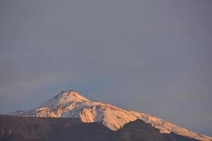 snöig bergslandskap foto