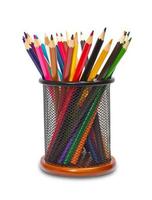 färgglada pennor i hållaren foto