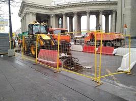 sankt petersburg ryssland - 03 04 2023 bulldozer arbetssätt på smuts i de konstruktion webbplats foto