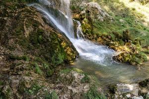 gostilje vattenfall vid zlatibor berg i Serbien foto