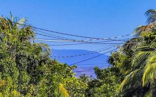 berg panorama klippor stenar kuperad tropisk landskap puerto escondido Mexiko. foto