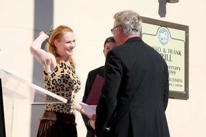 marginal helgenberger william petersen på de hollywood promenad av berömmelse stjärna ceremoni för william petersen i främre av mussos franks resturant i los angeles ca på februari 3 20092008 foto