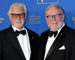 los angeles jun 24 frank scherma ordförande av atas frotté oreilly ordförande av natas på de 49: e dagtid emmys utmärkelser på pasadena konvent Centrum på juni 24 2022 i pasadena ca foto