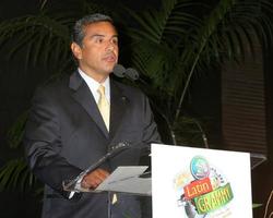 los angeles borgmästare antonio villaraigosalatin grammy musik nomineringshenry fonda musik låda teaterlos angeles caaugust 23 20052005 foto