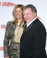 william shatner och fruafi gala i hedra av george lucaslos angeles cajune 9 20052005 foto