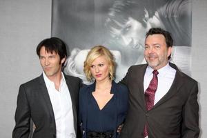 stephen moyer Anna paquin anländer på de Sann blod säsong 2 premiär undersökning på de av största vikt teater på av största vikt studior i los angeles ca på juni 9 2009 2009 foto